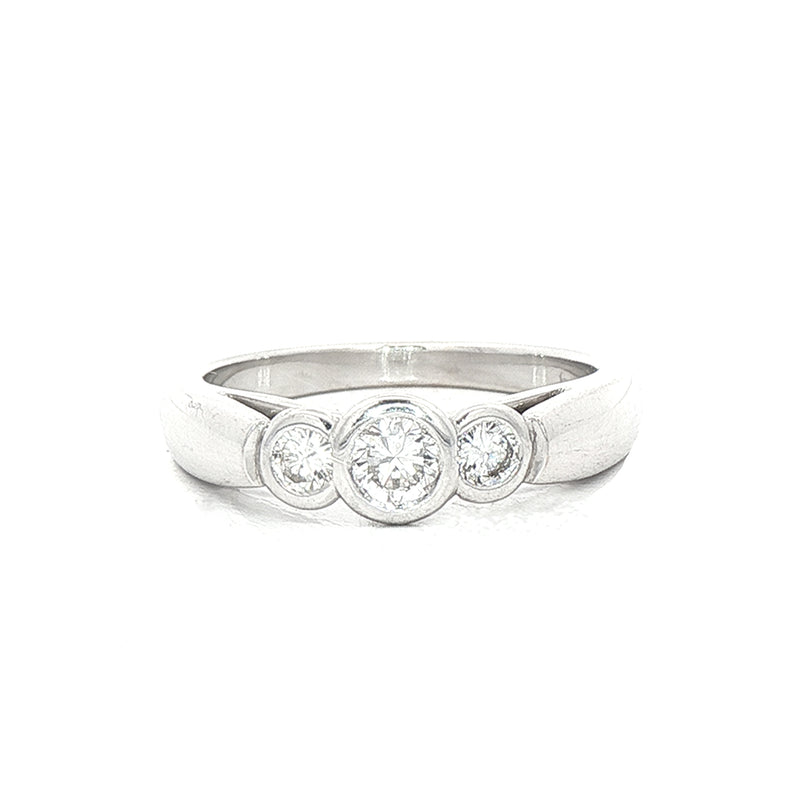 Vintage Natural Diamond Round Three Stone Ring in 18ct White Gold