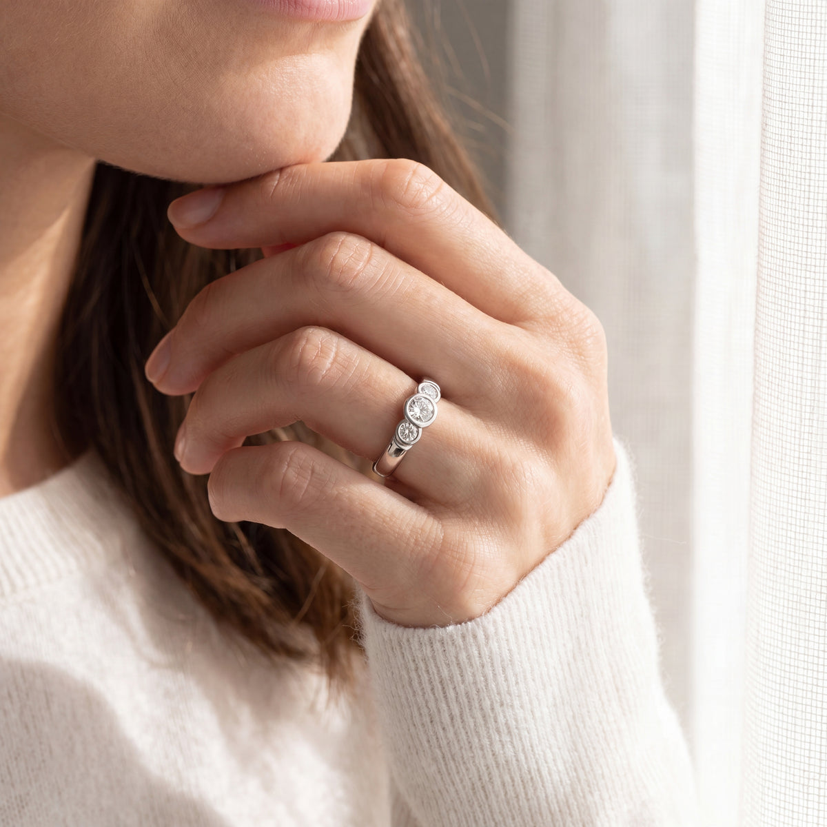 Vintage Natural Diamond Round Three Stone Ring in 18ct White Gold