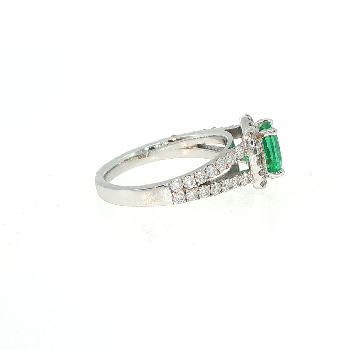 Vintage Natural Emerald and Diamond Cluster Ring with Diamond Sholder set in 18ct White Gold