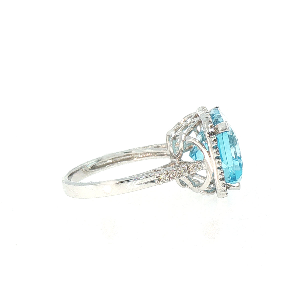 Vintage Radiant Aquamarine and Natural Diamond Cocktail Ring in 14ct White Gold