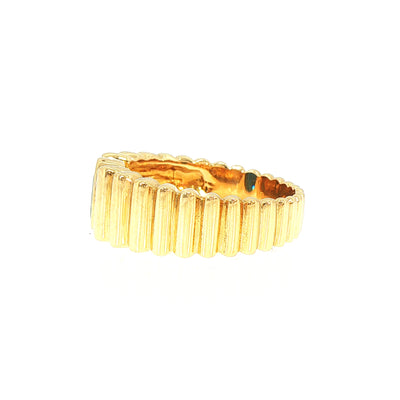 Vintage Oval Sapphire Ridged Solitaire Ring in 18ct Yellow Gold