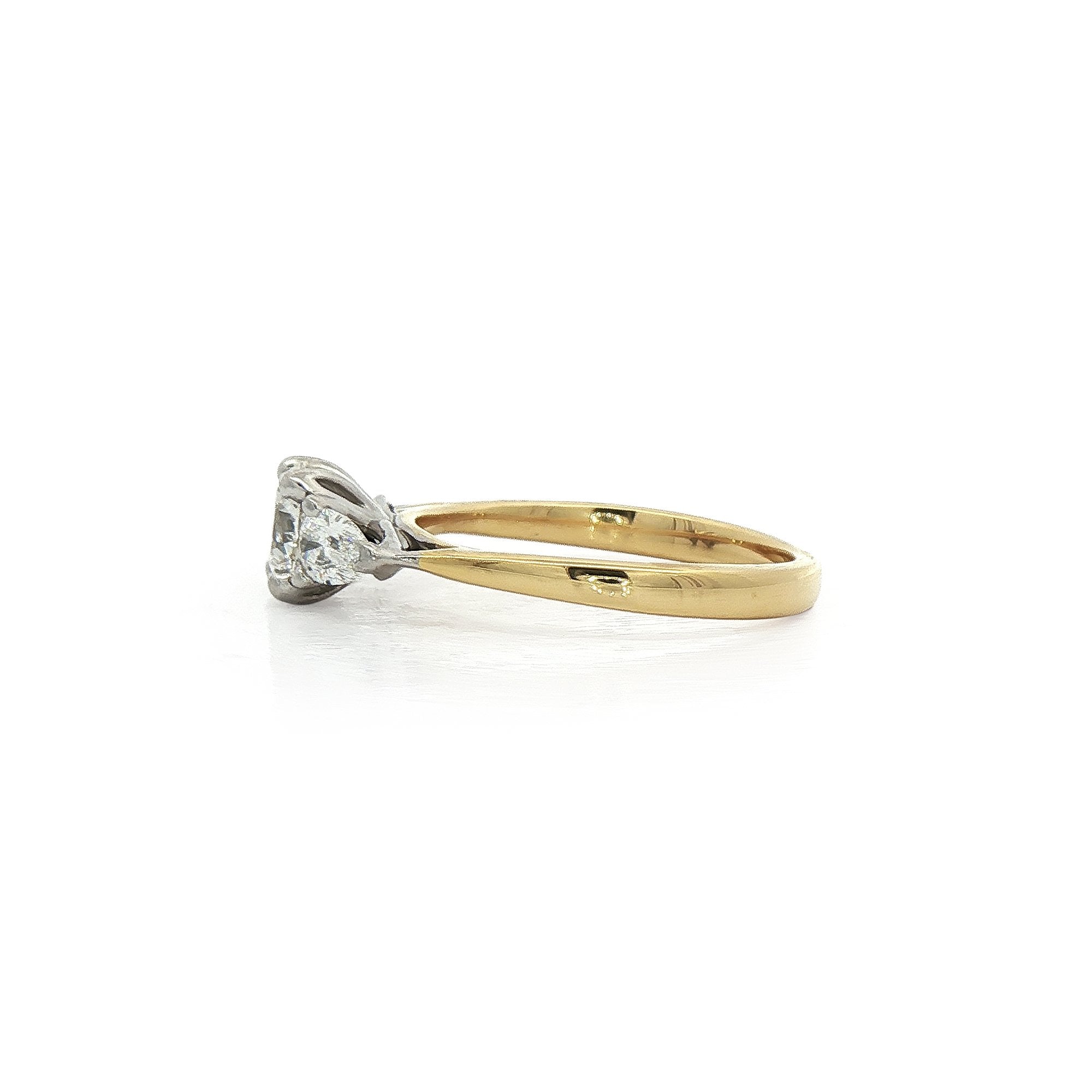 C0.80ct S0.40ct G vs1 Round Solitaire Pear Sides Set In 18ct Yellow Gold