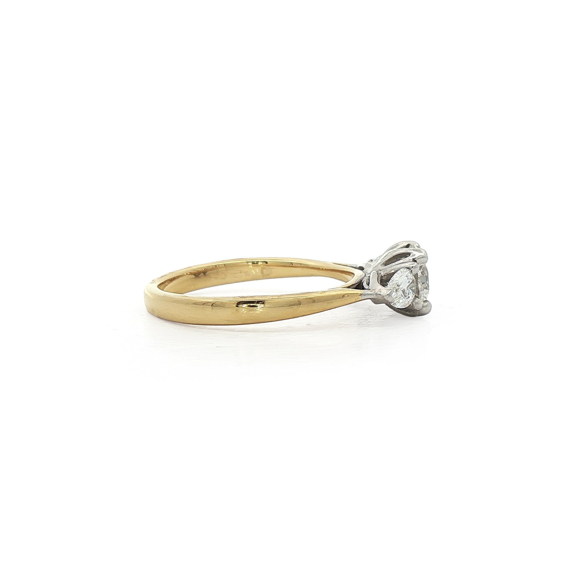 C0.80ct S0.40ct G vs1 Round Solitaire Pear Sides Set In 18ct Yellow Gold