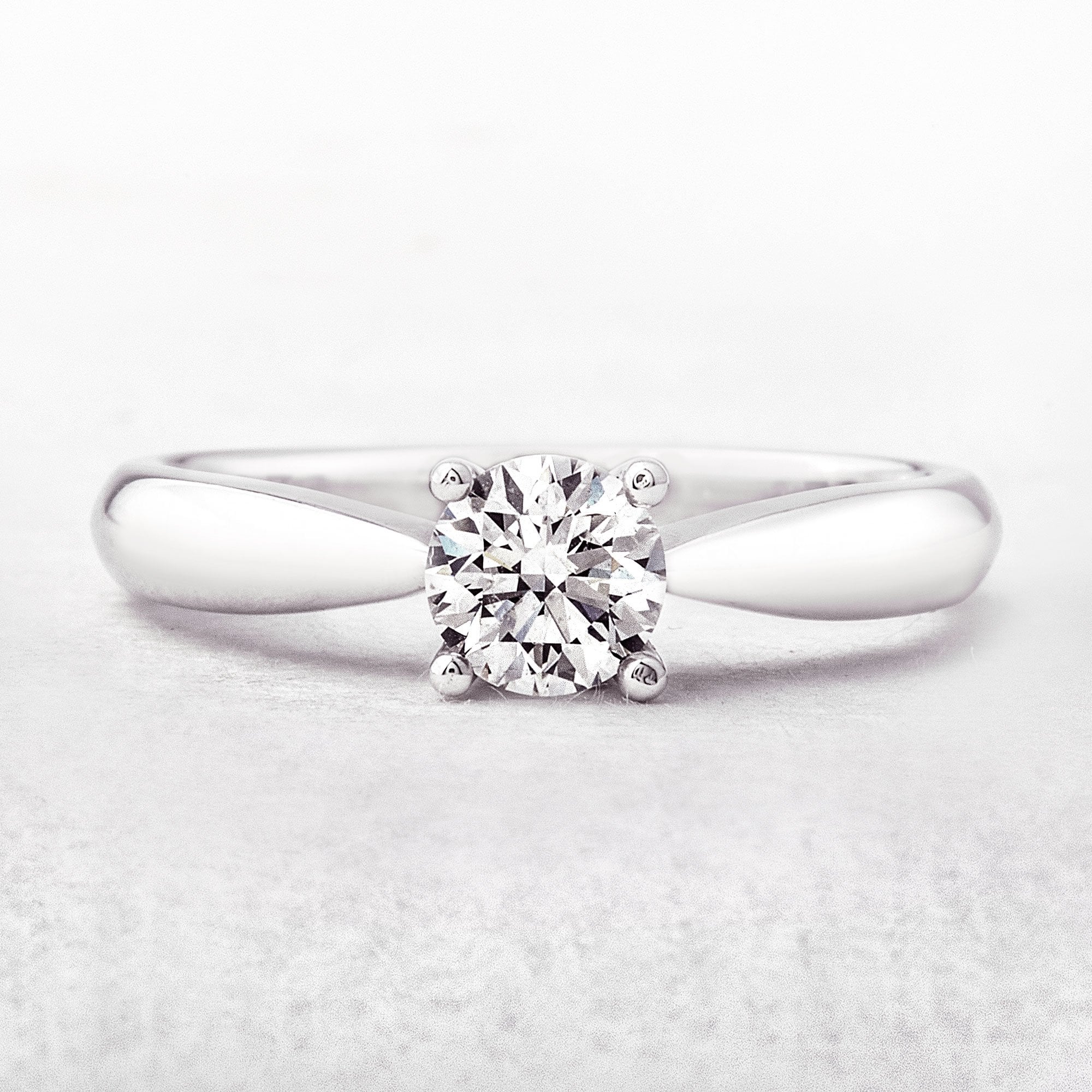 Diamond 0.52ct F / SI1 GIA Certified Round with Tapered Shoulders 18ct Gold Ring
