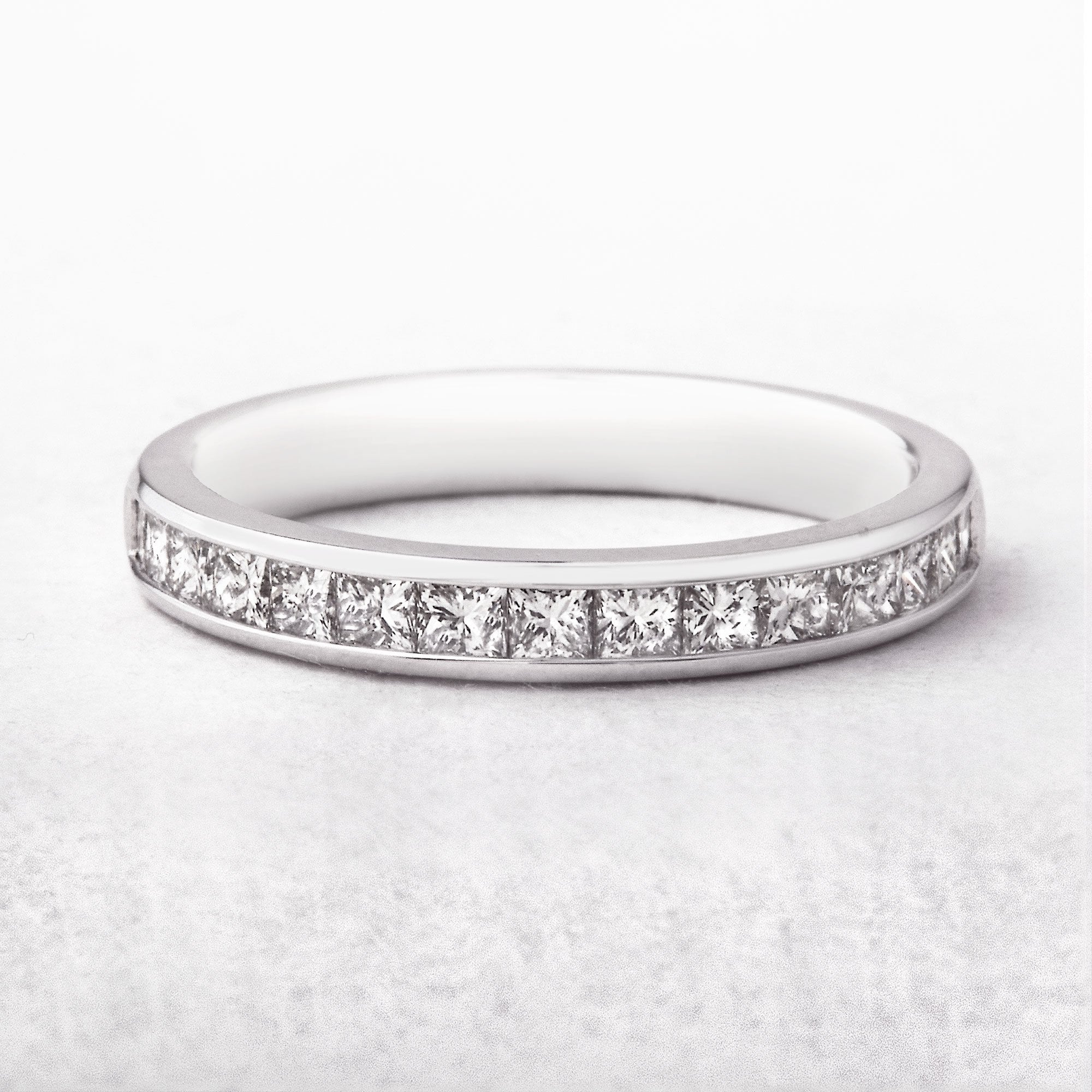 Diamond 0.75ct Fvs 2mm Channel Set 18ct Gold Wedding Ring
