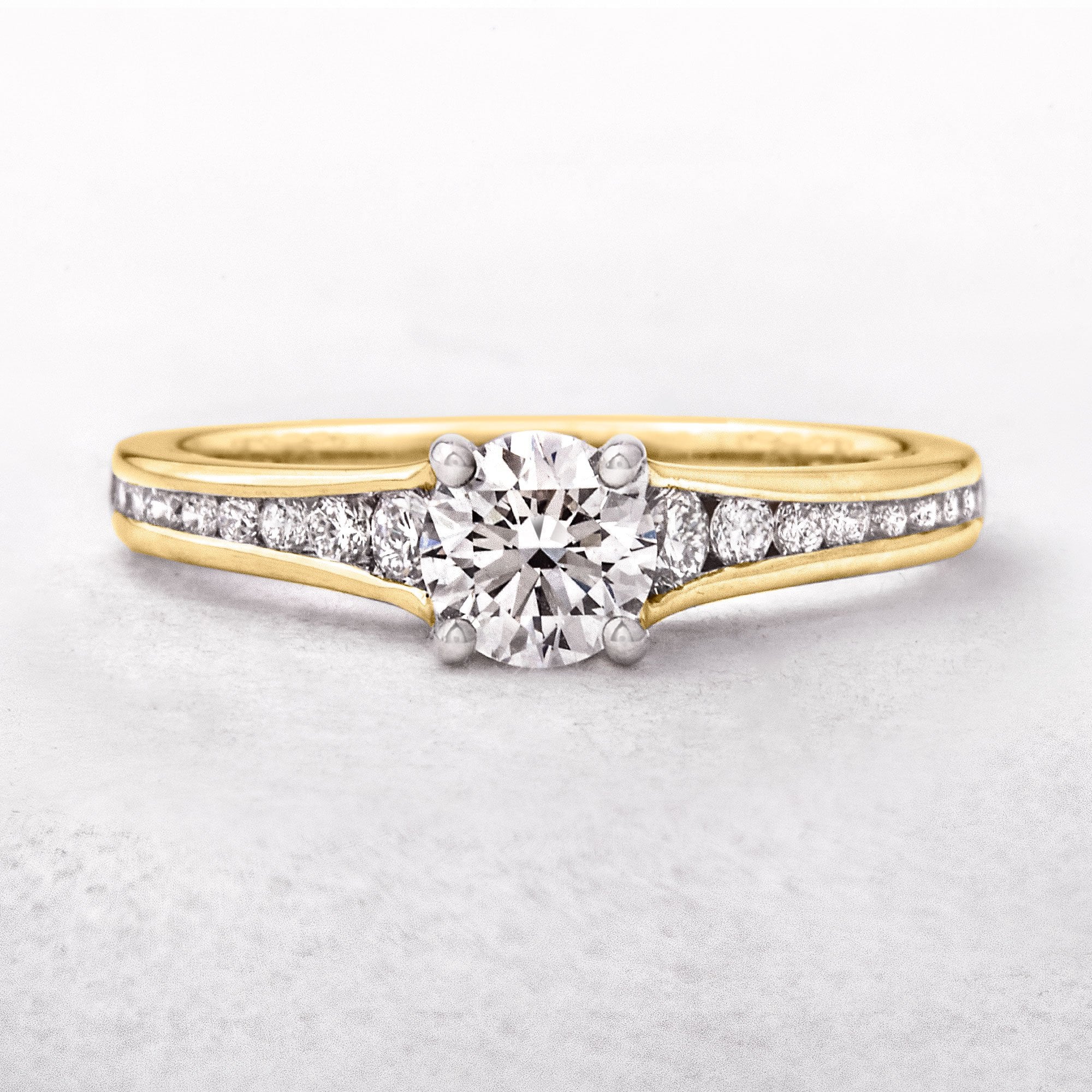 Diamond 0.81ct E / SI1 GIA Certified Round Solitaire, 18ct Gold Ring