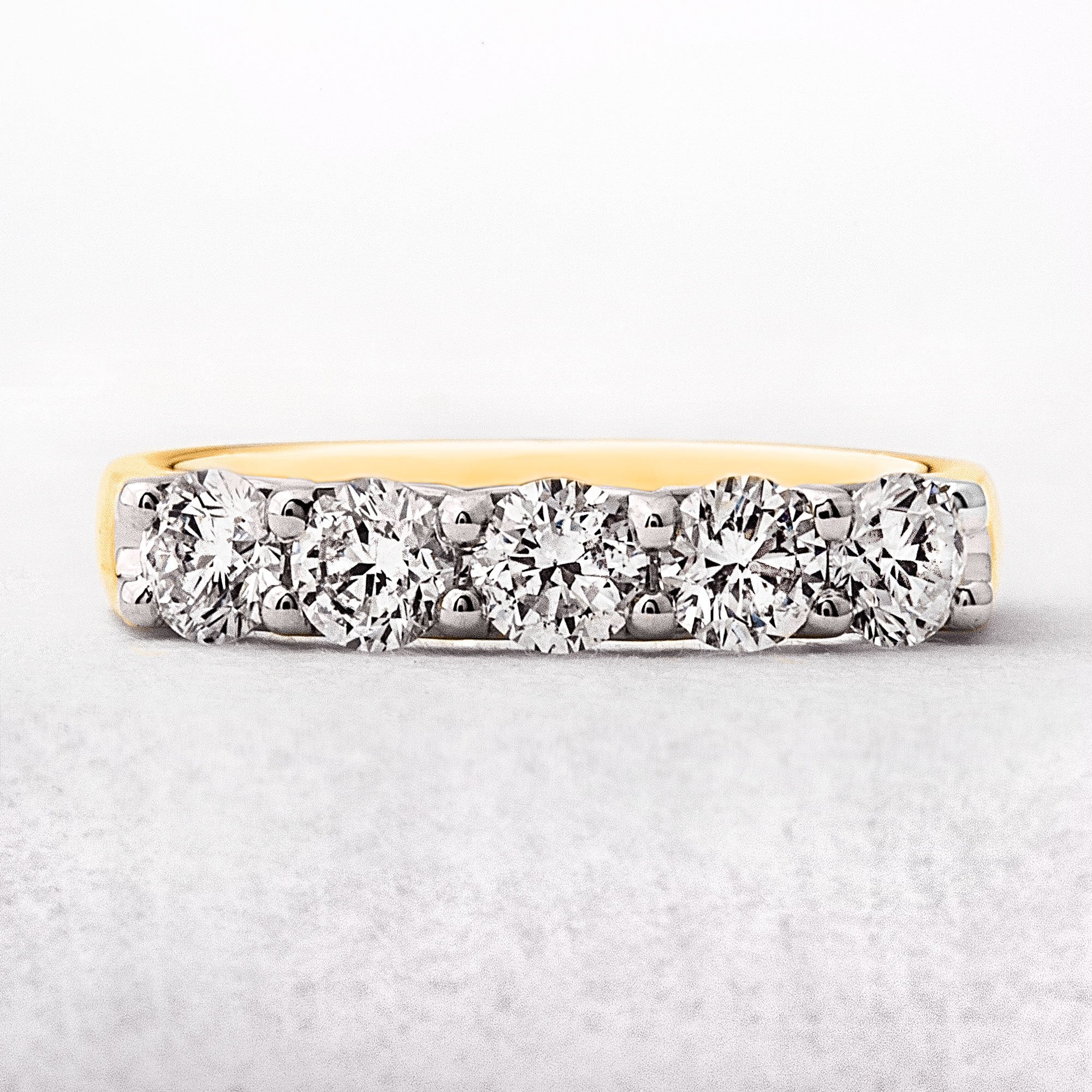 Diamonds 1.00ct G / VS Round Cut Five Stone, 18ct Gold Ring