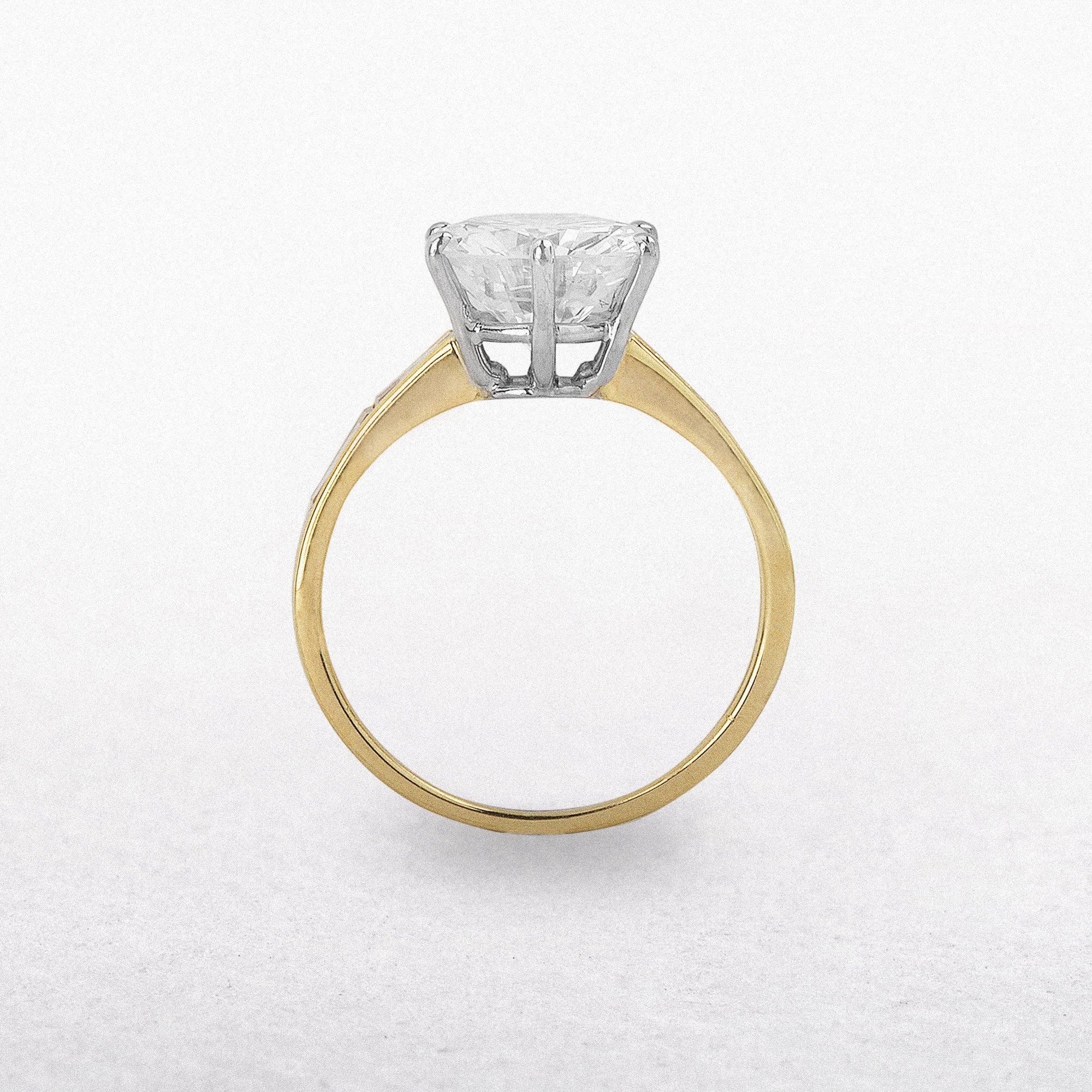 Diamonds 2.75ct F VS2 GIA Certified Natural Round Cut with Baguette Shoulders, 18ct Gold Ring