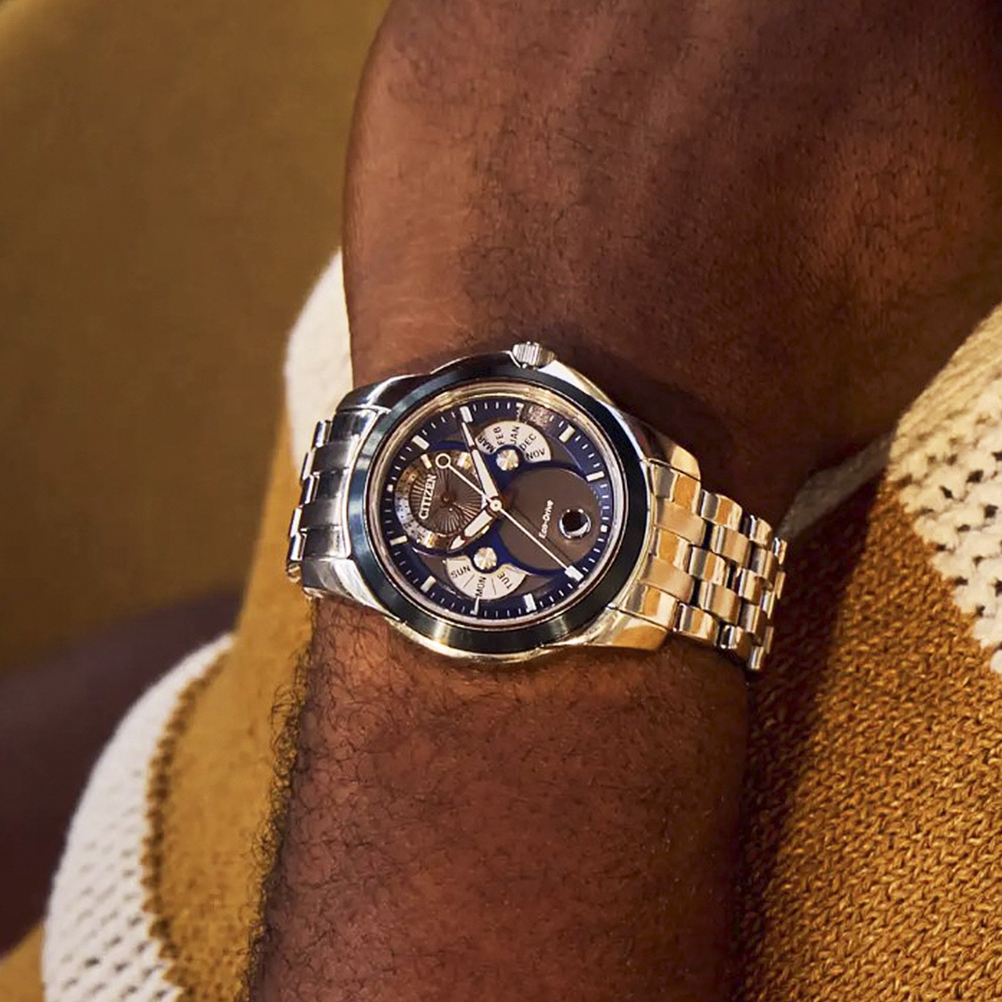 Gents Eco-Drive Calendrier Moonphase Navy Dial Stainless Steel Bracelet