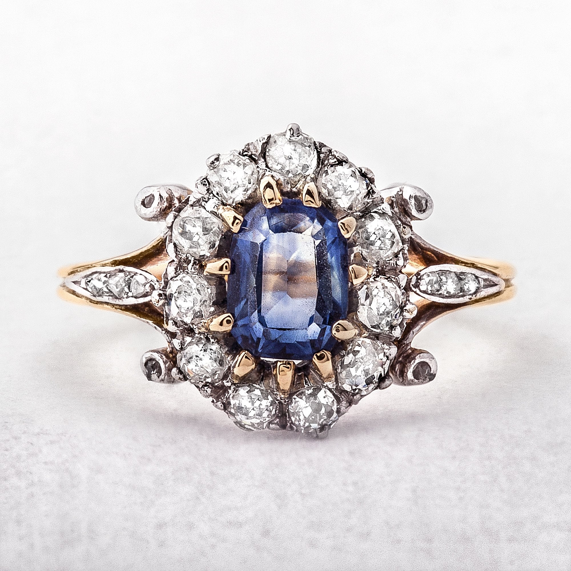 Sapphire 18ct Gold Antique Oval Cluster Ring