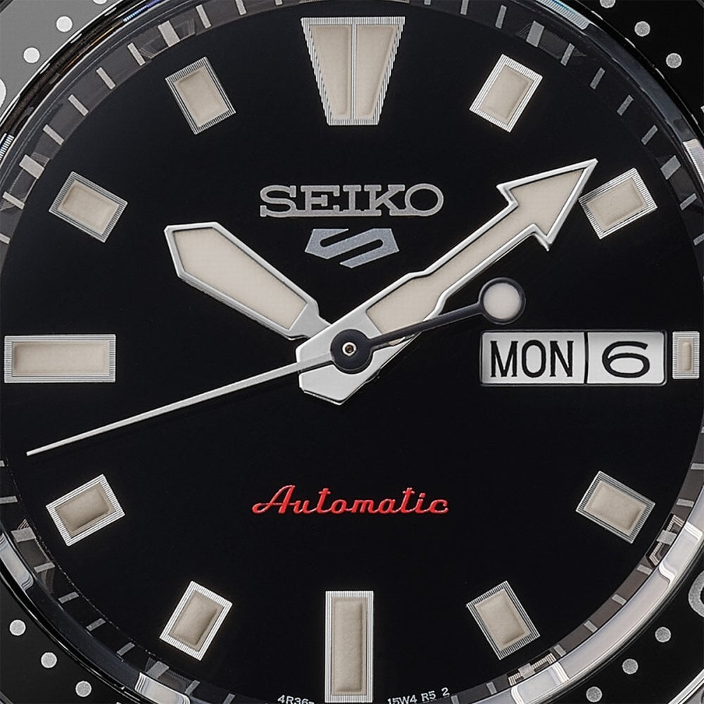 Seiko 5 Gents Sports Watch Automatic Kuro Black Dial in Stainless Steel