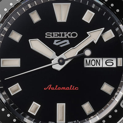 Seiko 5 Gents Sports Watch Automatic Kuro Black Dial in Stainless Steel