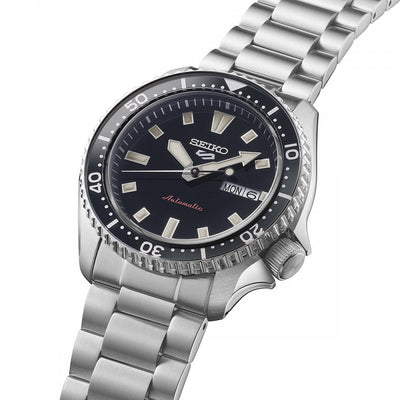 Seiko 5 Gents Sports Watch Automatic Kuro Black Dial in Stainless Steel
