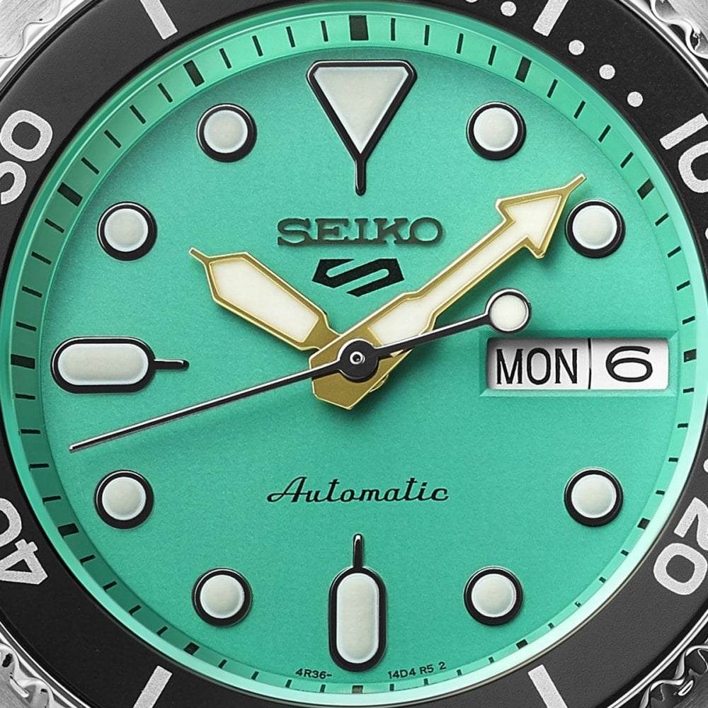 Seiko Gents 5 Sports Automatic Teal DayDate on Stainless Steel Bracelet