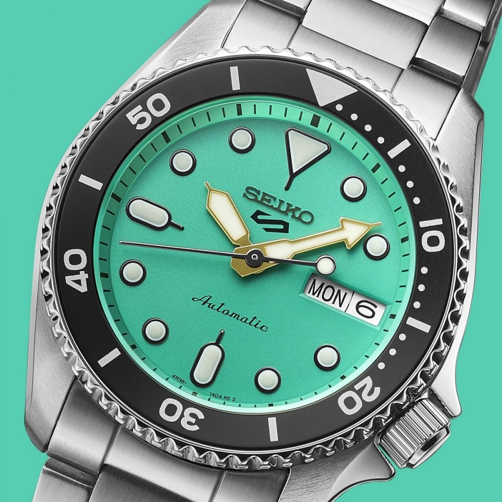 Seiko Gents 5 Sports Automatic Teal DayDate on Stainless Steel Bracelet