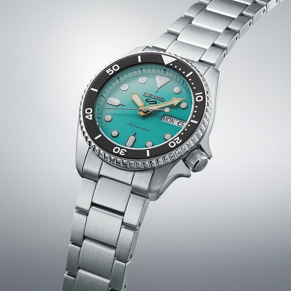 Seiko Gents 5 Sports Automatic Teal DayDate on Stainless Steel Bracelet