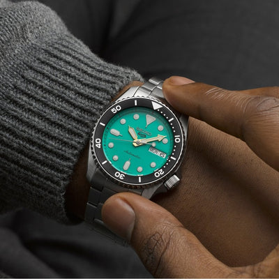 Seiko Gents 5 Sports Automatic Teal DayDate on Stainless Steel Bracelet