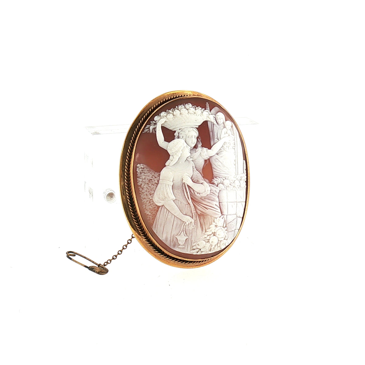 Vintage Large Sardonyx Scene Brooch set in 9ct Yellow Gold