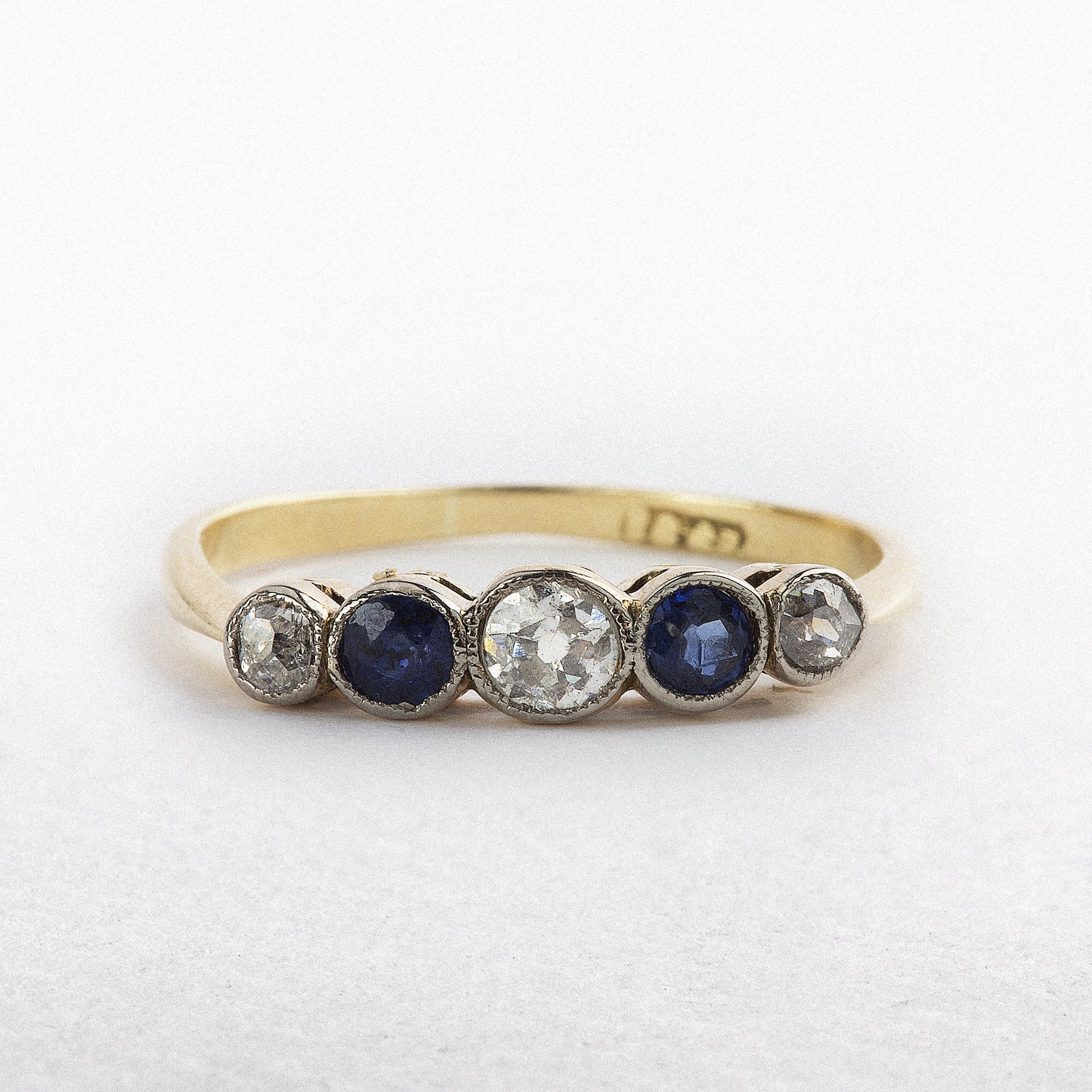 Vintage 18ct Sapphire & Natural Diamond Ring