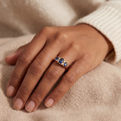 Natural Diamond & Sapphire Carved Antique Victorian Ring Set in 18ct Yellow Gold